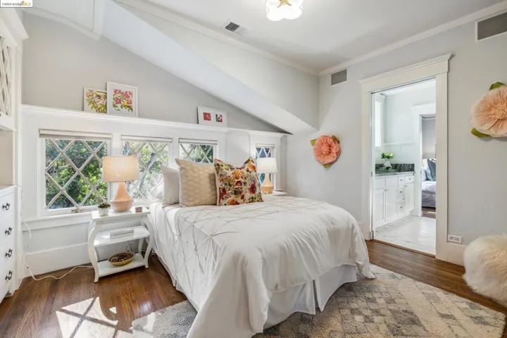 5932 Ostrander Rd, Oakland, California 94618