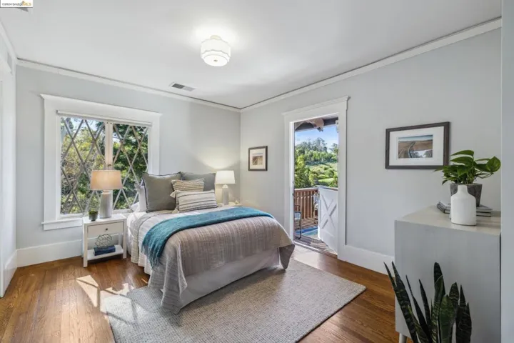 5932 Ostrander Rd, Oakland, California 94618