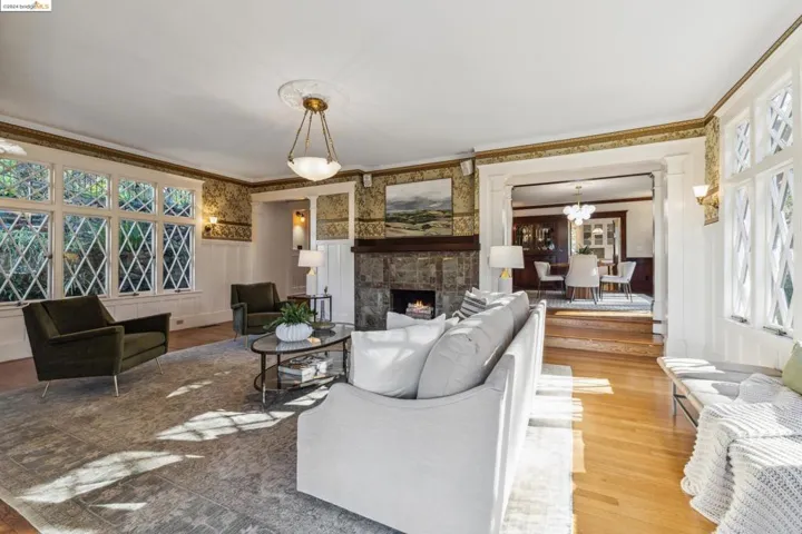 5932 Ostrander Rd, Oakland, California 94618