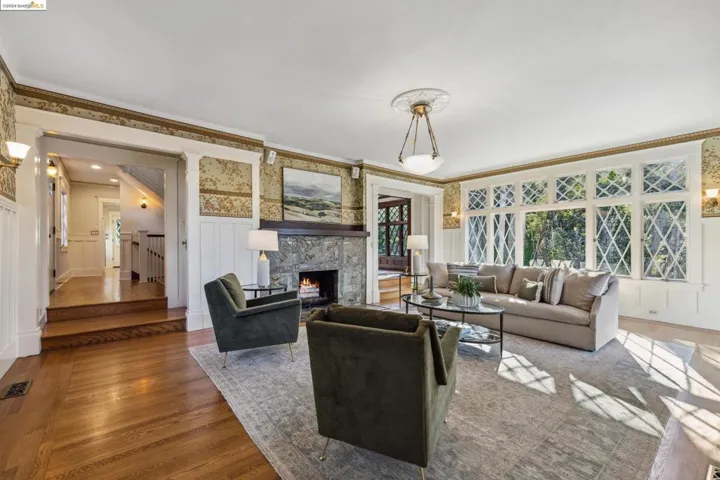 5932 Ostrander Rd, Oakland, California 94618