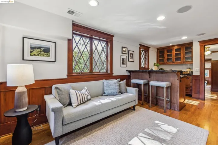 5932 Ostrander Rd, Oakland, California 94618