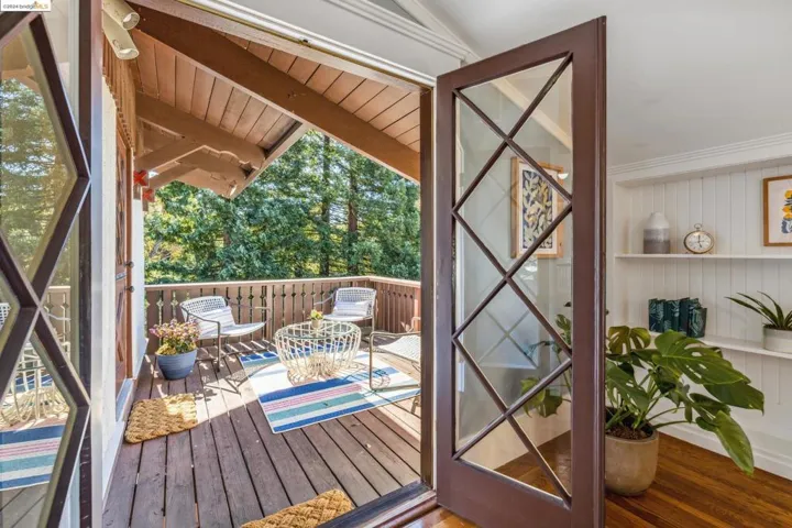 5932 Ostrander Rd, Oakland, California 94618