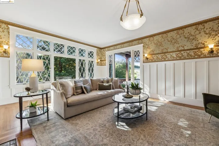 5932 Ostrander Rd, Oakland, California 94618