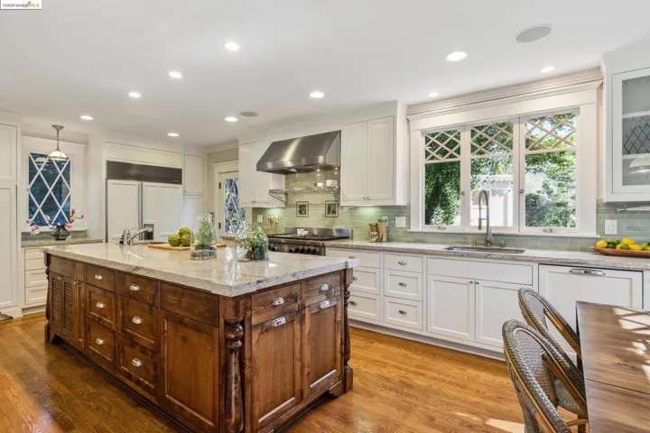 5932 Ostrander Rd, Oakland, California 94618