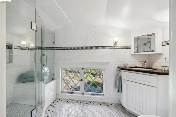 5932 Ostrander Rd, Oakland, California 94618