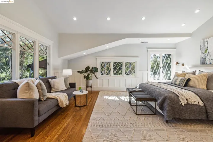 5932 Ostrander Rd, Oakland, California 94618