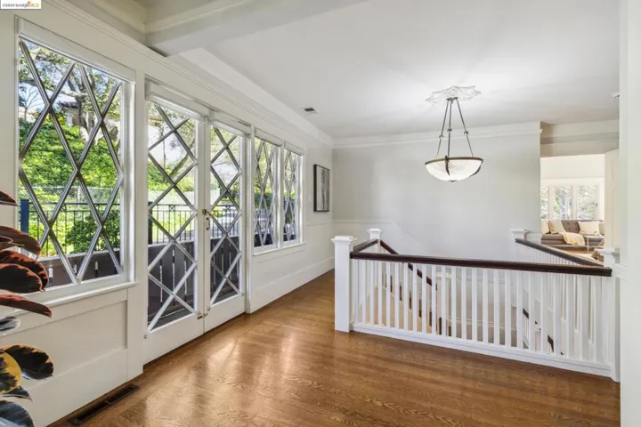 5932 Ostrander Rd, Oakland, California 94618