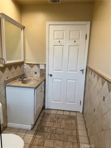 6824 Lubao Avenue, Winnetka, California 91306