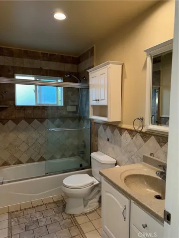 6824 Lubao Avenue, Winnetka, California 91306
