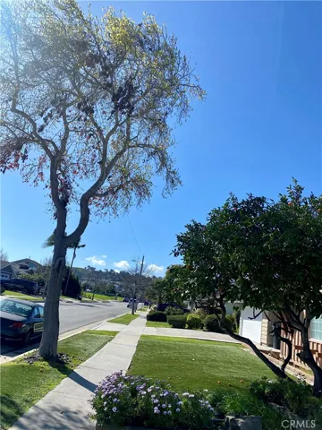 Less than a block to the park