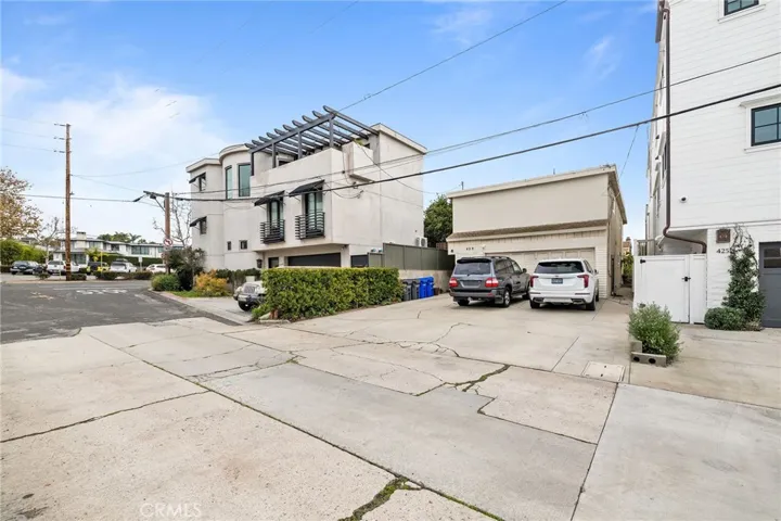 429 10th Street, Manhattan Beach, California 90266
