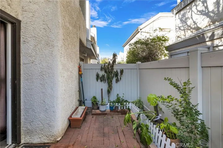 21901 Dupont Street 13, Chatsworth, California 91311
