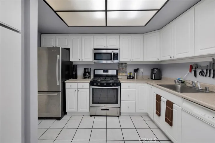 21901 Dupont Street 13, Chatsworth, California 91311