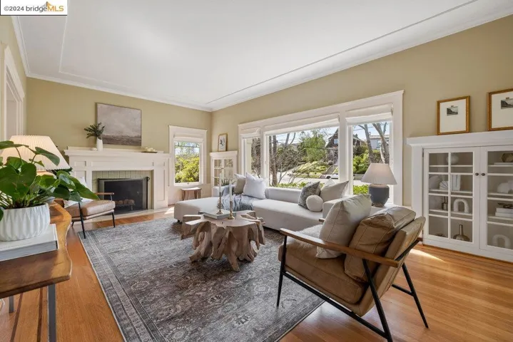 90 Fairview Ave, Piedmont, California 94610