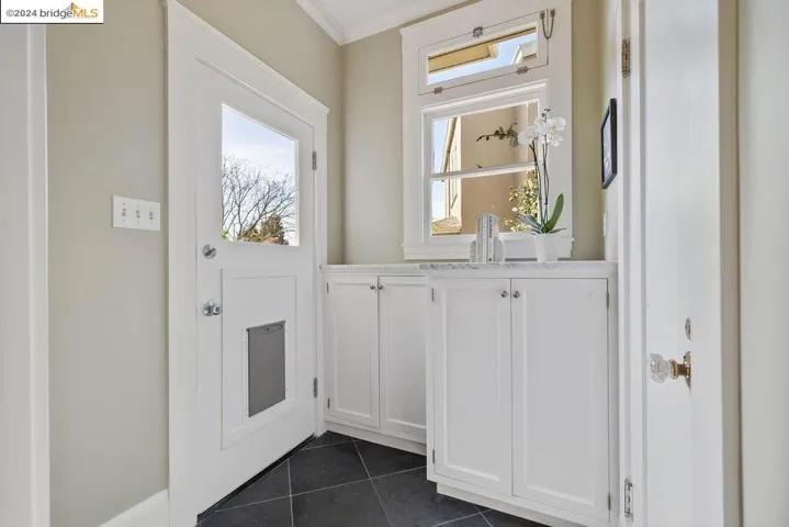 90 Fairview Ave, Piedmont, California 94610
