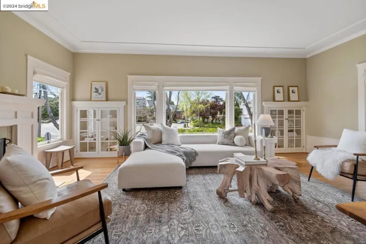 90 Fairview Ave, Piedmont, California 94610