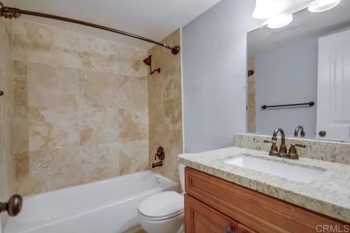 10811 Riderwood B, Santee, California 92071