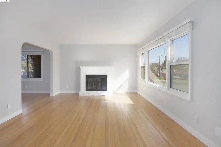 108 Lois Ave, Pittsburg, California 94565