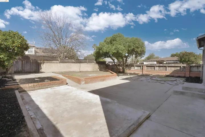 108 Lois Ave, Pittsburg, California 94565