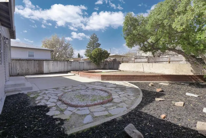 108 Lois Ave, Pittsburg, California 94565