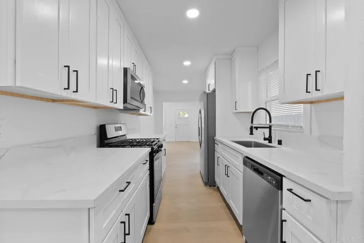 4216 18 Chamoune Avenue, San Diego, California 92115
