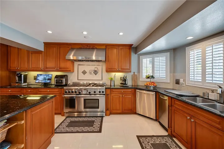 15256 Los Altos Drive, Hacienda Heights, California 91745