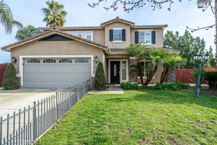 3845 E Villoy Court, Visalia, California 93292