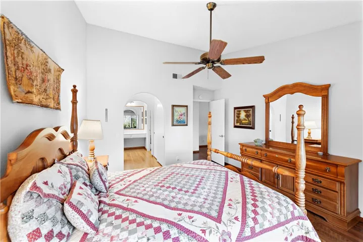 23552 Villena, Mission Viejo, California 92692