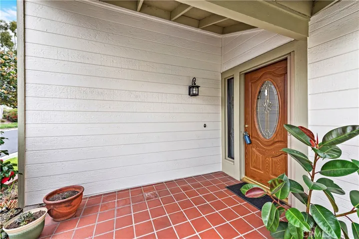 23552 Villena, Mission Viejo, California 92692