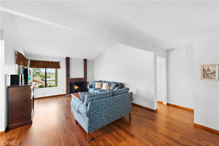 23552 Villena, Mission Viejo, California 92692