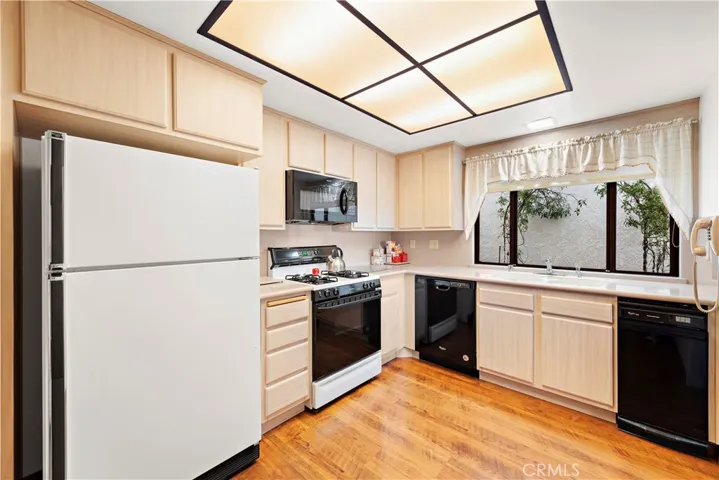 23552 Villena, Mission Viejo, California 92692
