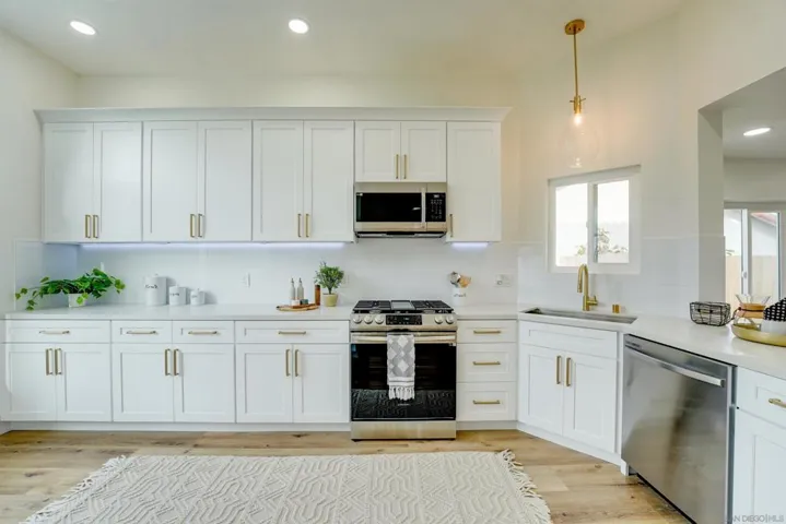5065 Viewridge Way, Oceanside, California 92056