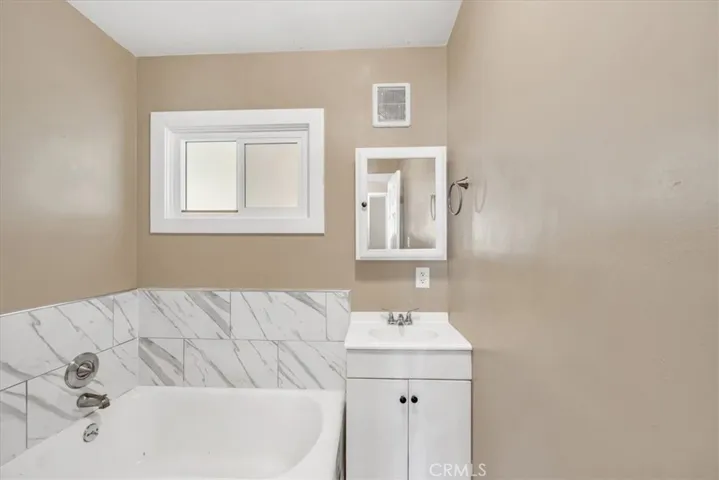 8140 Jumilla Avenue, Winnetka, California 91306