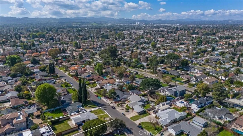 8140 Jumilla Avenue, Winnetka, California 91306
