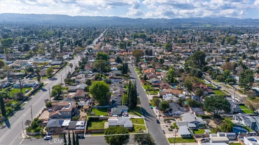 8140 Jumilla Avenue, Winnetka, California 91306