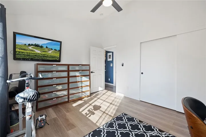 1866 Raymond Avenue, Signal Hill, California 90755