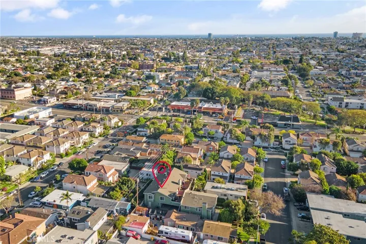 1866 Raymond Avenue, Signal Hill, California 90755
