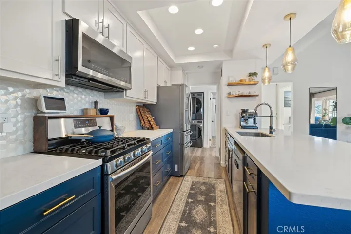 1866 Raymond Avenue, Signal Hill, California 90755