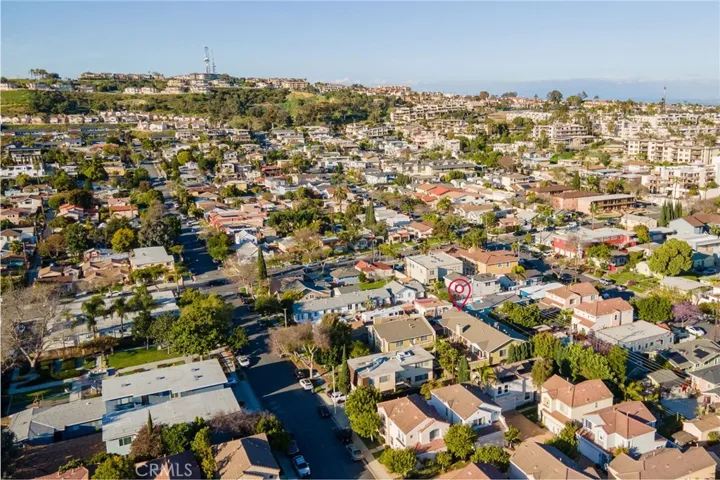1866 Raymond Avenue, Signal Hill, California 90755