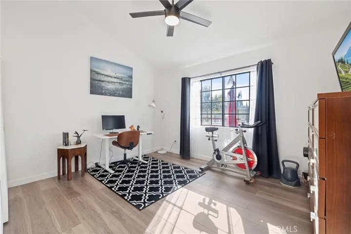 1866 Raymond Avenue, Signal Hill, California 90755