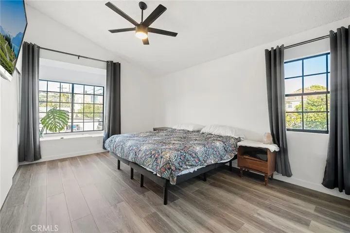 1866 Raymond Avenue, Signal Hill, California 90755