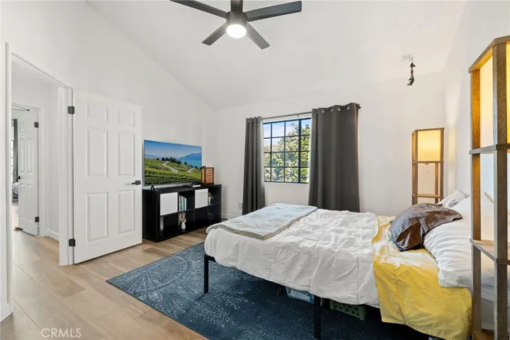 1866 Raymond Avenue, Signal Hill, California 90755
