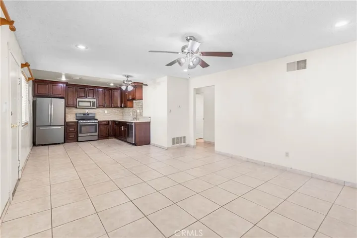 Living Room/Kitchen