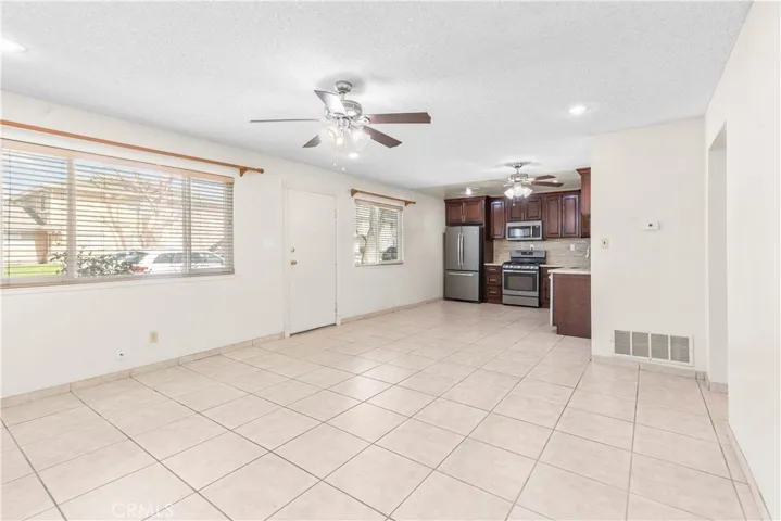 Living Room/Kitchen