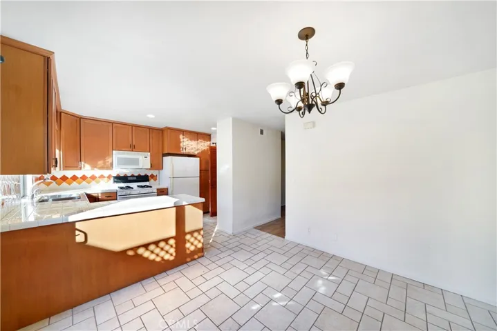18 Seabird Court, Newport Beach, California 92663