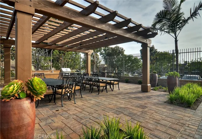 18 Seabird Court, Newport Beach, California 92663