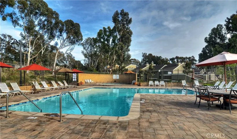 18 Seabird Court, Newport Beach, California 92663