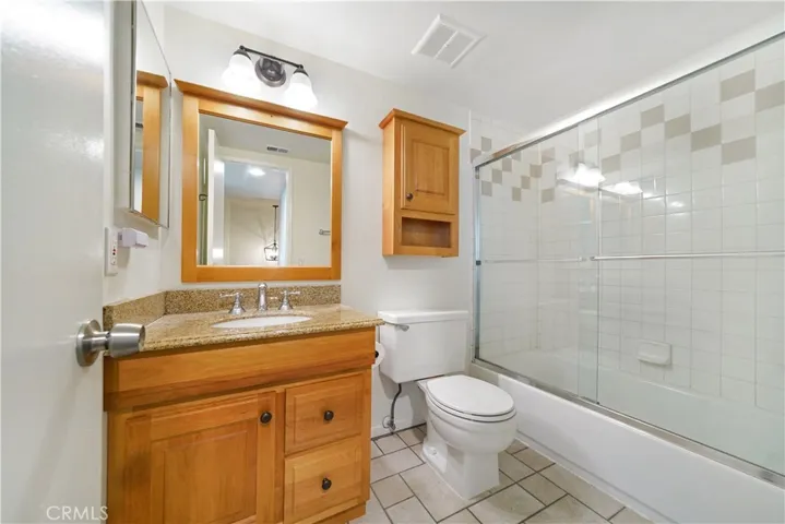 18 Seabird Court, Newport Beach, California 92663