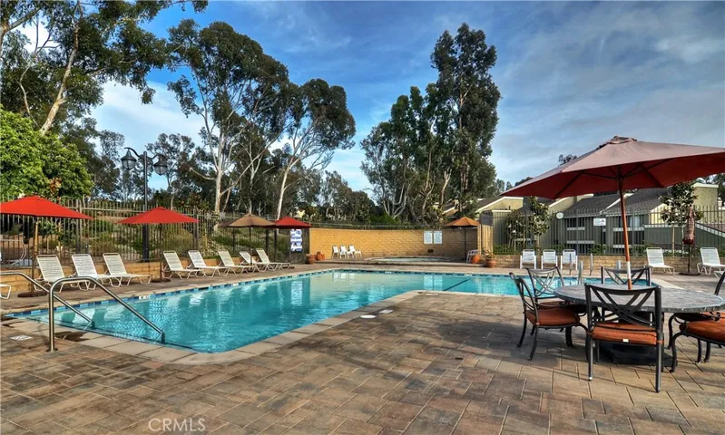 18 Seabird Court, Newport Beach, California 92663