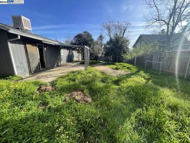 1502 Cottonwood Ave, Redding, California 96001